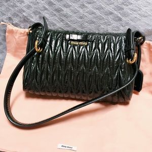 Miu Miu Vitello Shine Trapu Shoulder Bag (RR1937）